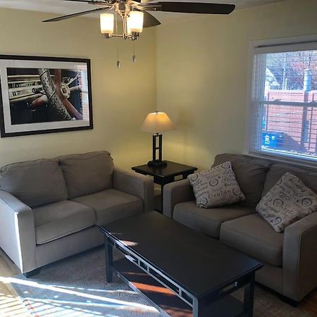 Entire Apartment Close To Downtown - 2 Queen Beds Springfield Zewnętrze zdjęcie