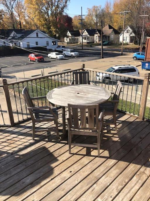 Entire Apartment Close To Downtown - 2 Queen Beds Springfield Zewnętrze zdjęcie